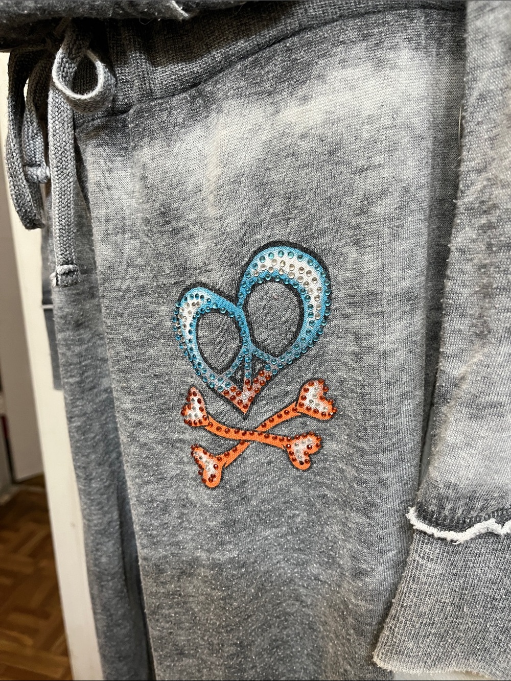 πͺ½β€οΈπ€ππͺ½SINFUL Gray Zip-Up Hoodie with Blue & Orange Winged Heart Graphicβ€οΈπͺ½π€πͺ½ππͺ½ - Picture 7 of 10